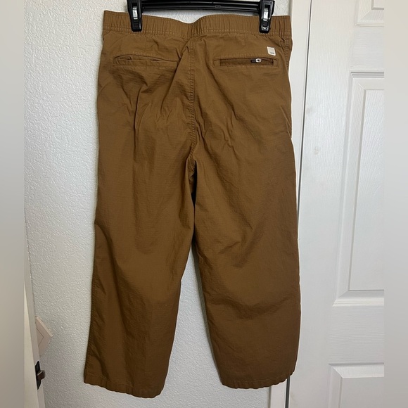 Vuori Ripstop Wideleg Pant in Tan - Picture 8 of 10